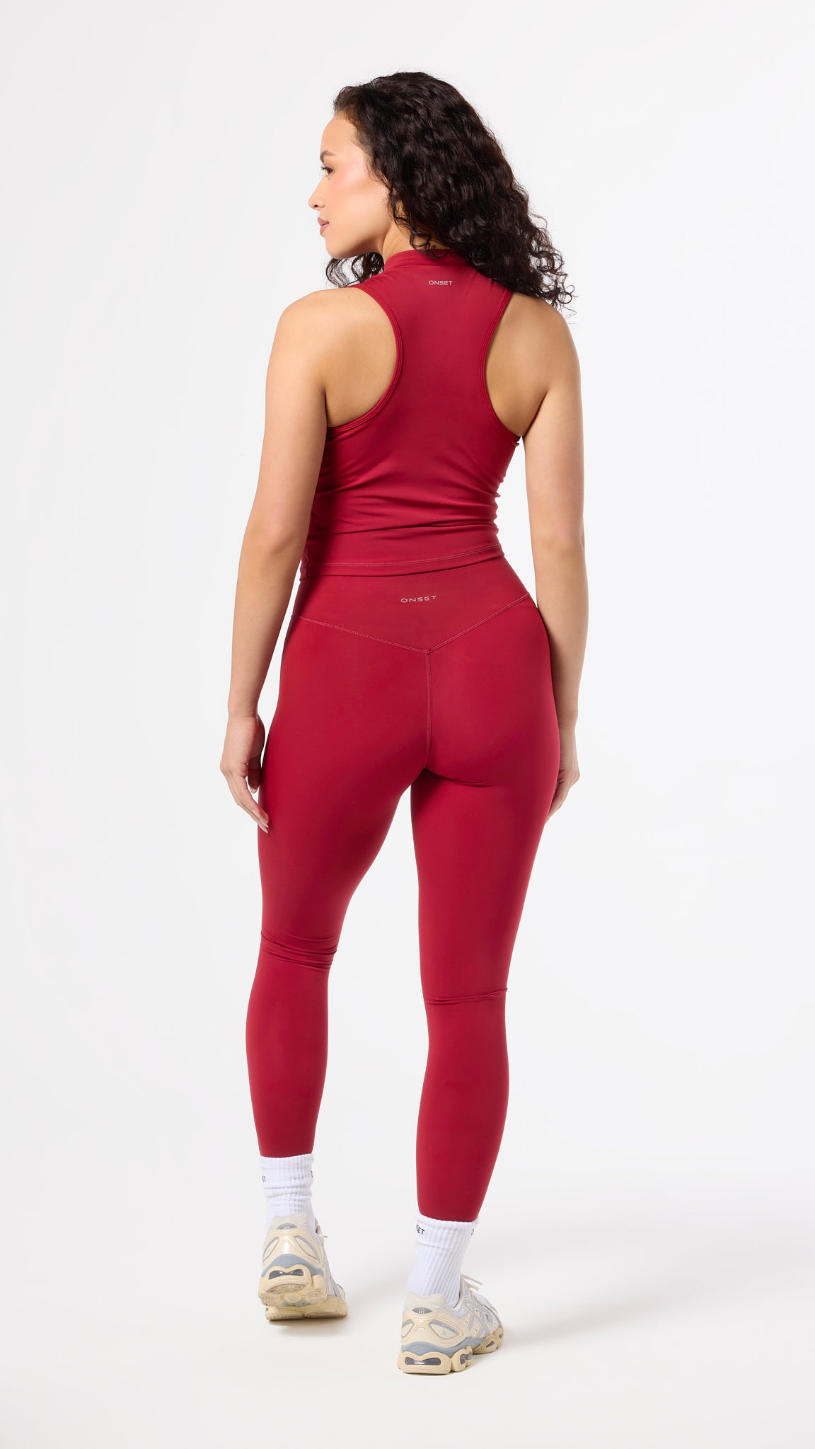 Embody Active Zip-tank – ONSET
