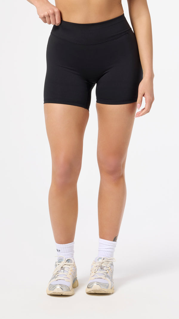 Embody High-Waisted 5.5'' Shorts