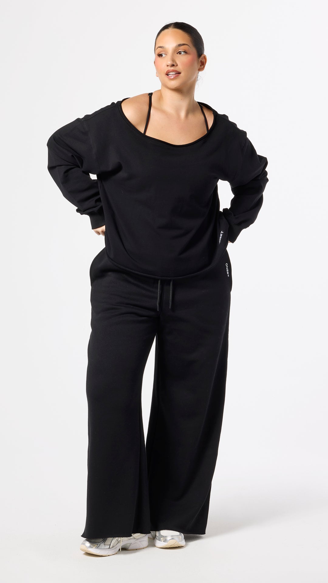 Off-The-Shoulder Sweatshirt – ONSET