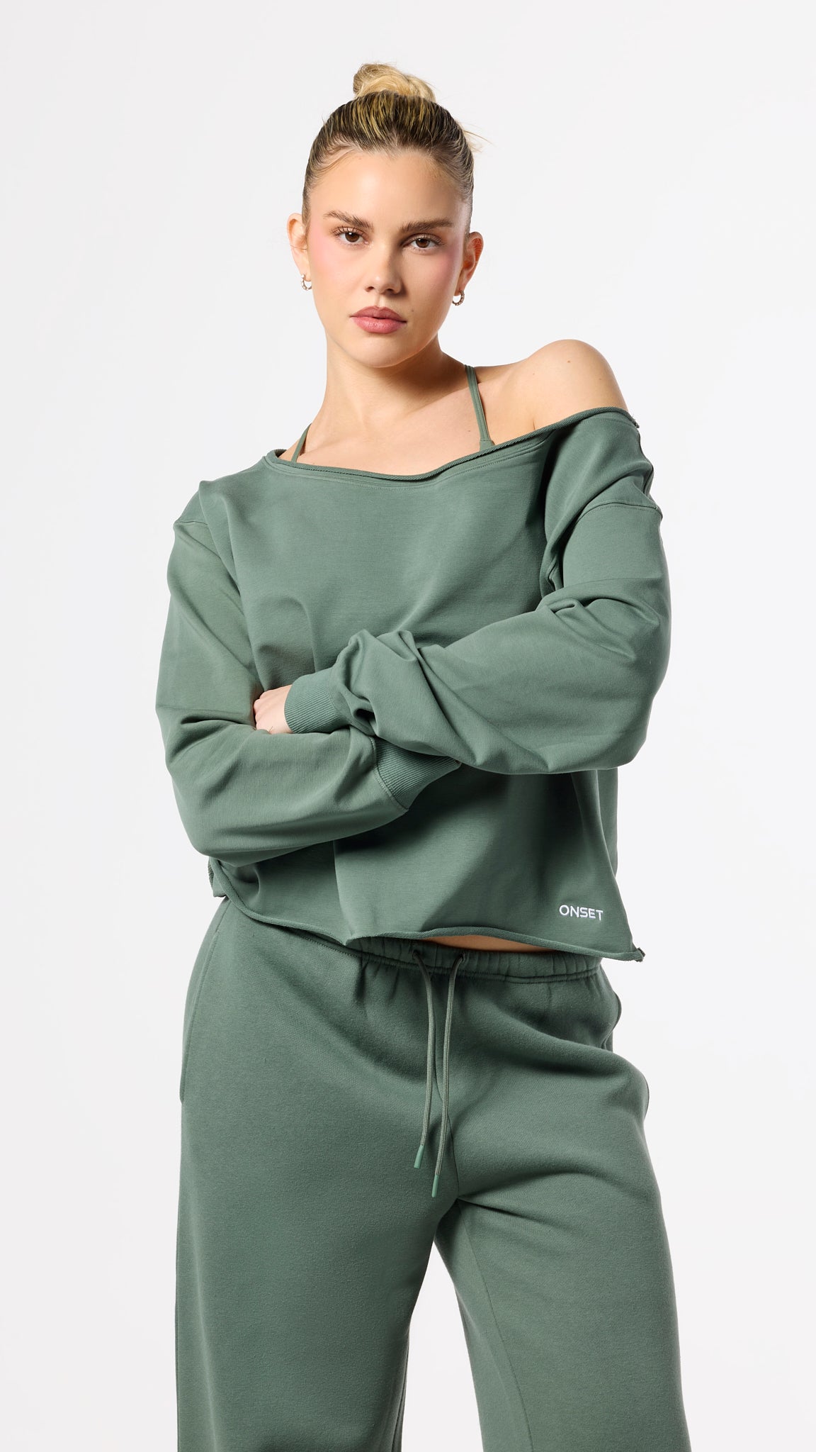 トップス THE TOE Opern Off-shoulder Sweat Opern Off-shoulder Sweat