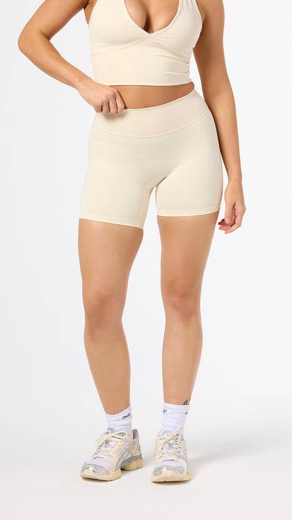 Signature High-Waisted 5.5" Shorts