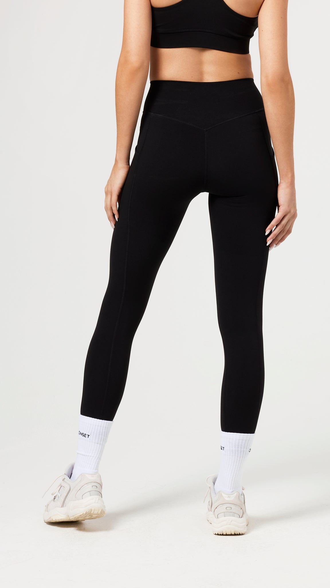 Live Well Pockets V-Leggings