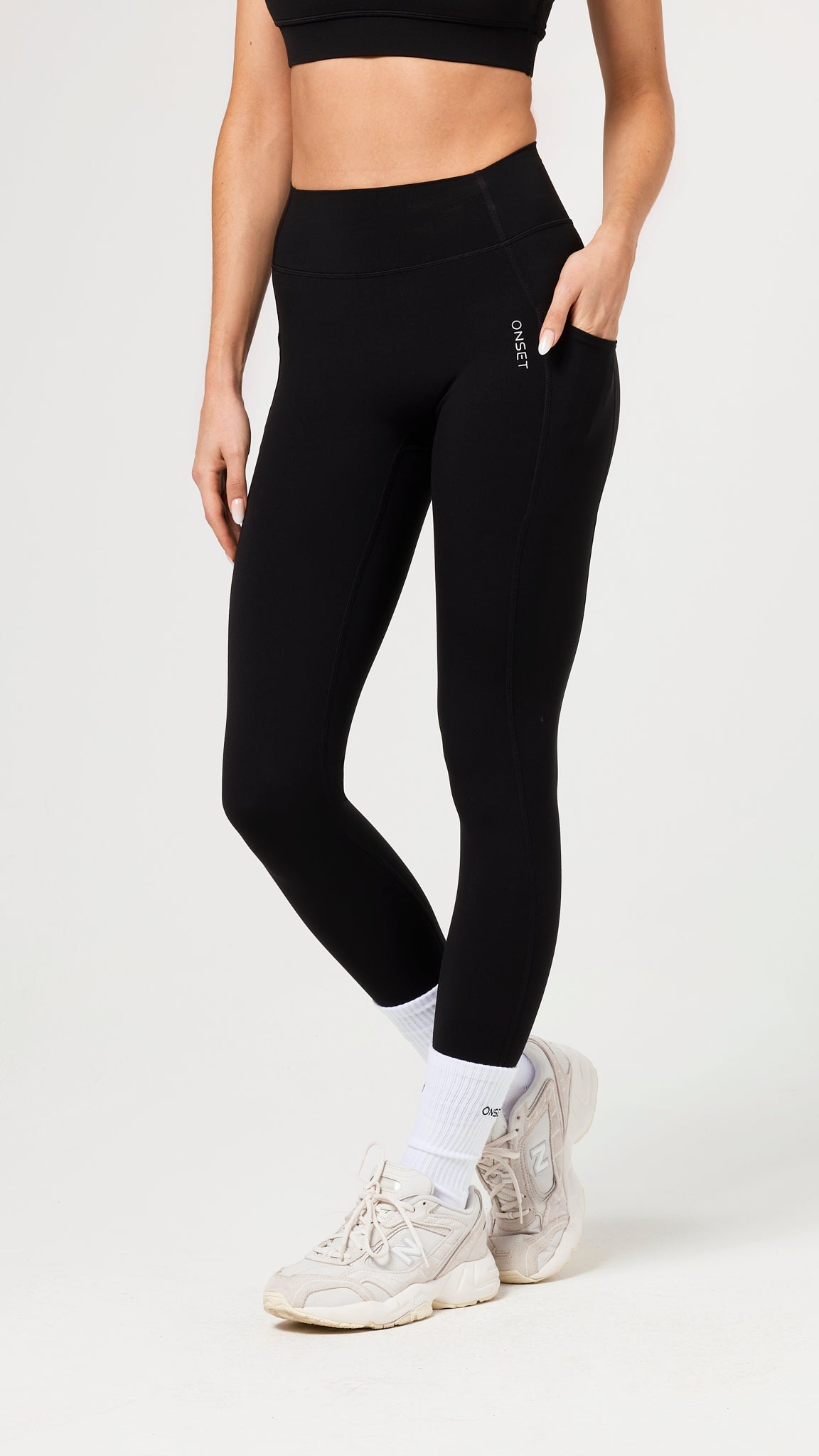 Live Well Pockets V-Leggings